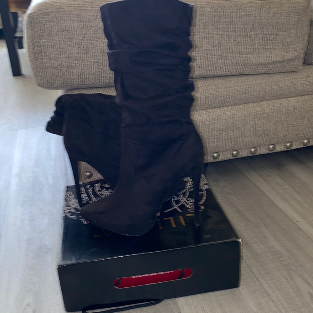 Calf high suede boots. Size 8.